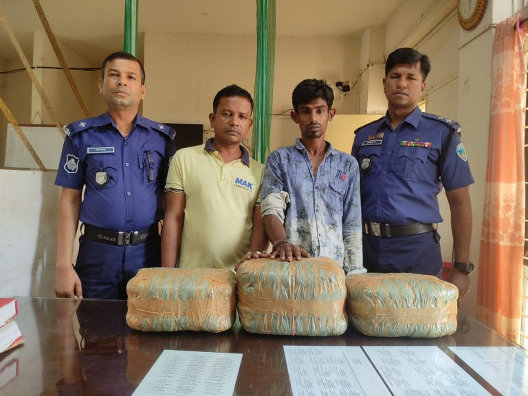 দুর্ঘটনা কবলিত অটোরিকশায় মিলল গাঁজা