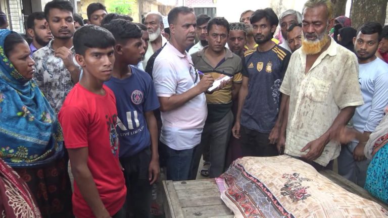 ঝিনাইদহে ট্রাক ও মোটরসাইকেলের মুখোমুখি সংঘর্ষে প্রাণ গেল নারীর