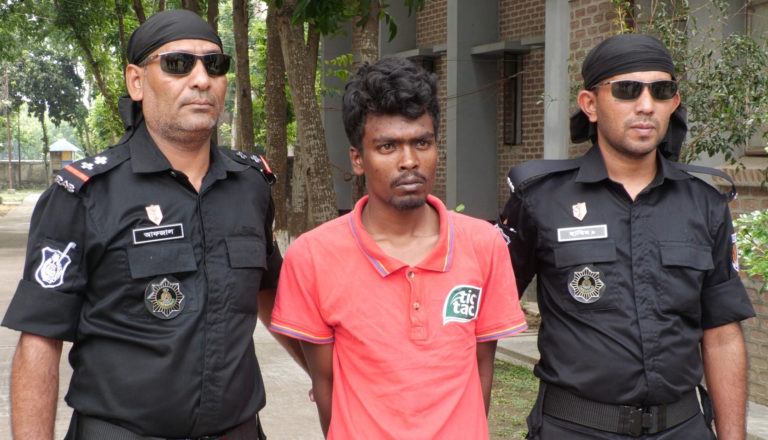 যৌতুক না পেয়ে স্ত্রীকে পিটিয়ে হত্যা, স্বামী গ্রেপ্তার