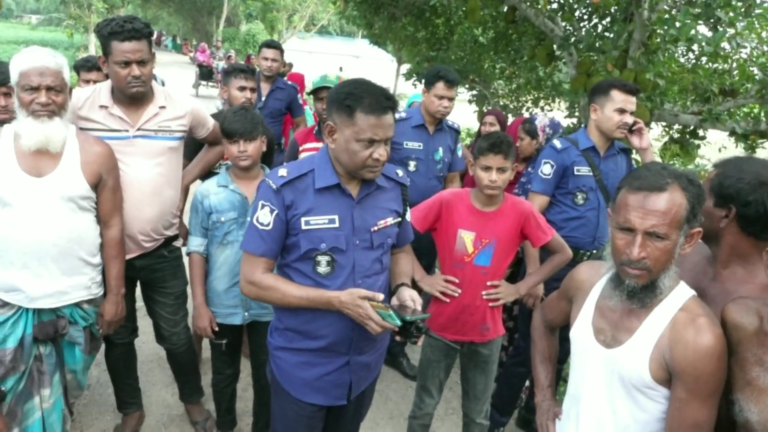 মাদকবহনকারী ও পুলিশের মোটরসাইকেলের সংঘর্ষে দুই পুলিশ আহত