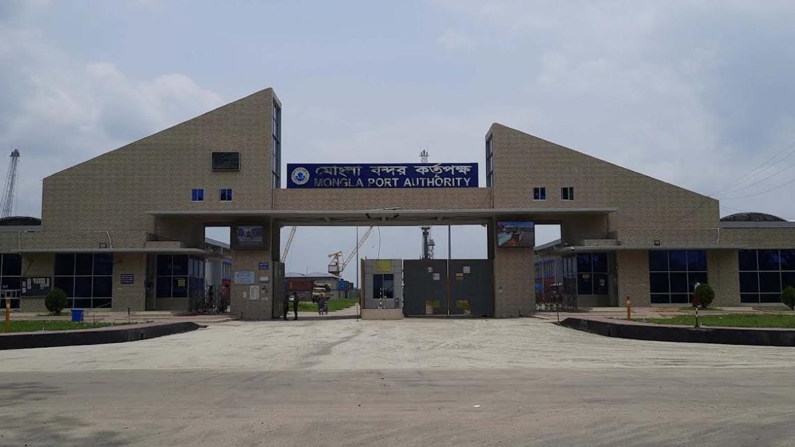 মোংলা বন্দরে নিরাপদে দেশি-বিদেশি জাহাজ, কার্যক্রম স্বাভাবিক