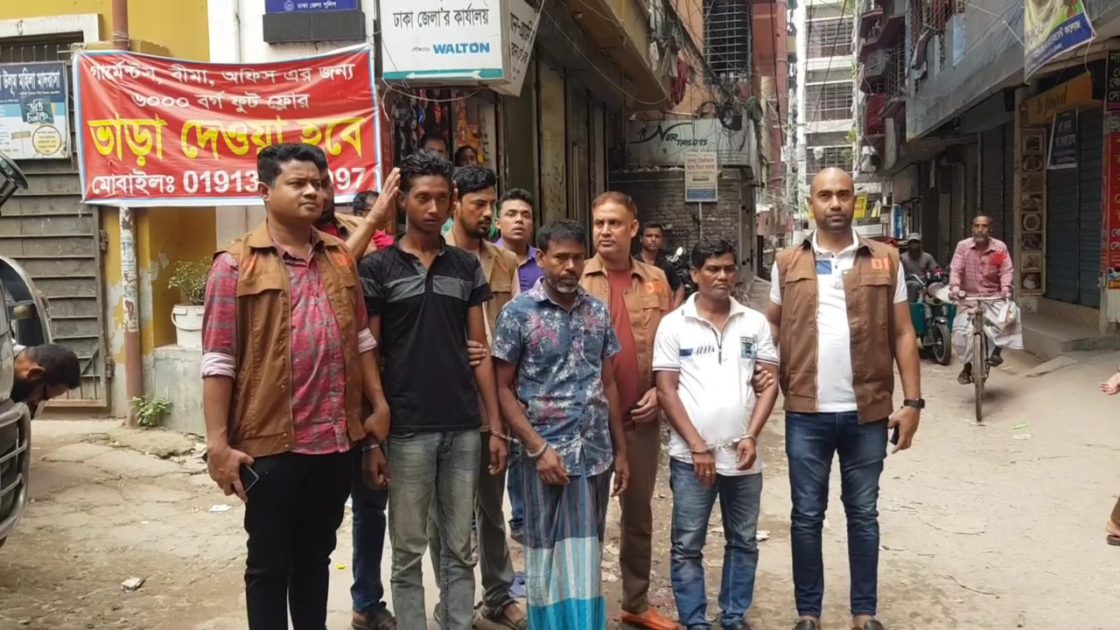 সাভারে অটোরিকশা চোরচক্রের ৩ সদস্য গ্রেফতার