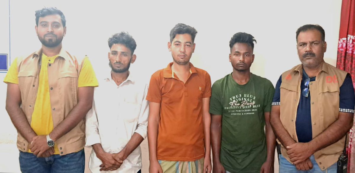 মানিকগঞ্জে চোরাই মোটরসাইকেল ও মাদকসহ গ্রেপ্তার ৩
