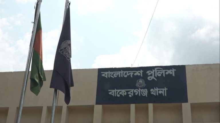 বরিশালে দোকানের ভিতর আটকে আগুন দিয়ে পুড়িয়ে হত্যার অভিযোগ