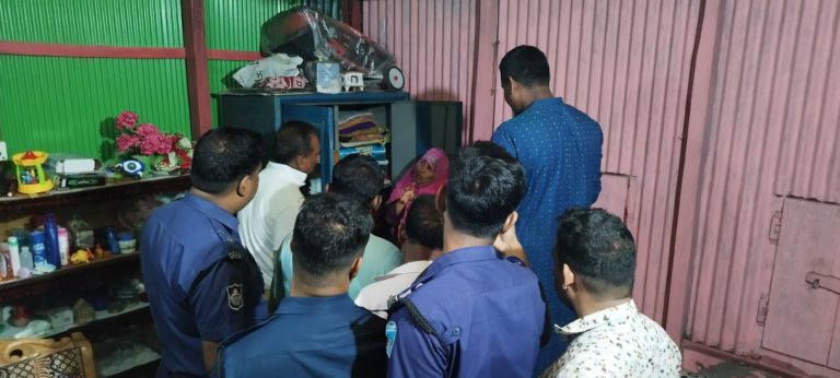 নোয়াখালীর হাতিয়ায় মুক্তিযোদ্ধা পরিবারকে অচেতন করে মালামাল লুট