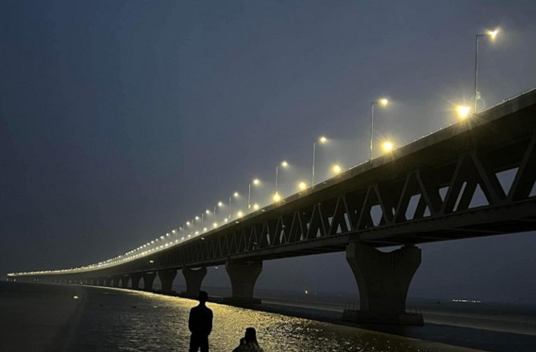 কালবৈশাখী ঝড়ে ২ ঘণ্টা অন্ধকারে পদ্মা সেতু