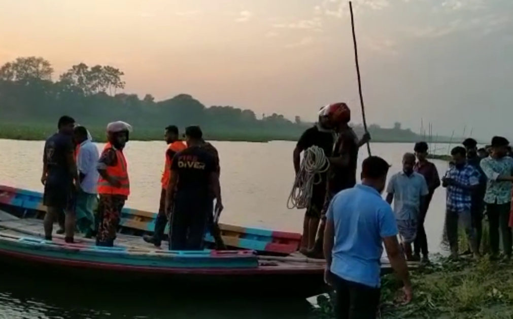 নরসিংদীতে শীতলক্ষ্যা নদীতে গোসলে নেমে দুই কিশোরী নিখোঁজ