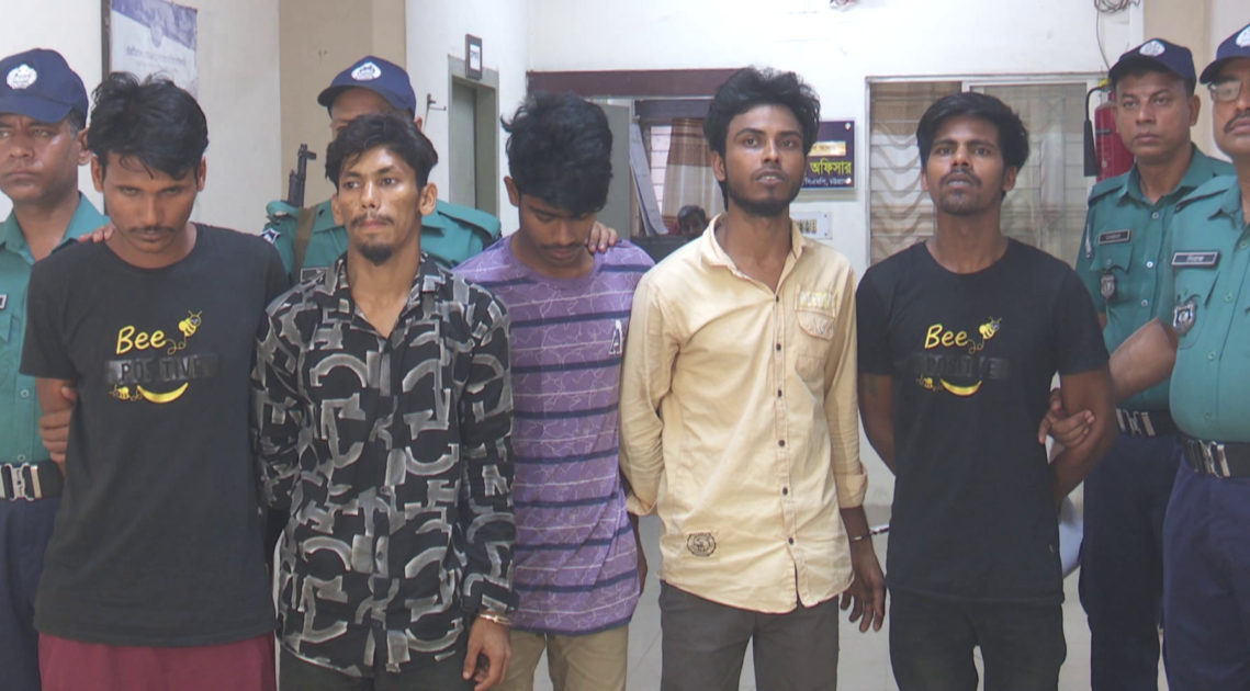 চট্টগ্রামে নারী নিয়ে দুই গ্রুপের সংঘর্ষ, ২ যুবক নিহত