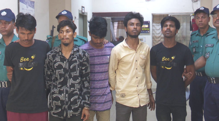 চট্টগ্রামে নারী নিয়ে দুই গ্রুপের সংঘর্ষ, ২ যুবক নিহত