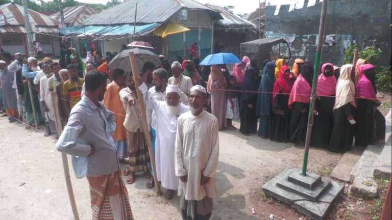 পিরোজপুরে শান্তিপূর্ণ পরিবেশে চলছে ভোটগ্রহণ