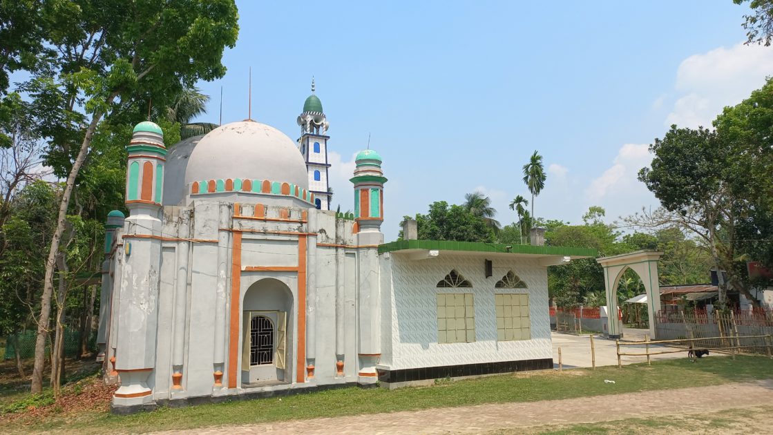 সংস্কারের অভাবে জরাজীর্ণ অবস্থা কালের সাক্ষী ‘মাচাইন মসজিদ’