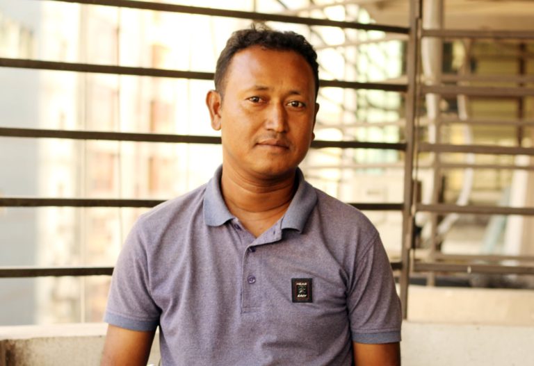 রম্য সাহিত্যে পুরস্কার পেলেন শফিক হাসান