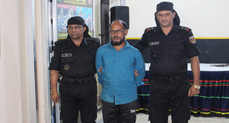 বিশ বছর আত্মগোপনে থাকার পর সাজাপ্রাপ্ত আসামি গ্রেপ্তার