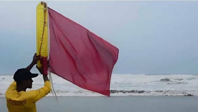 পায়রা বন্দরে ০৮ নম্বর মহাবিপদ সংকেত, আতংকে উপকূলবাসী