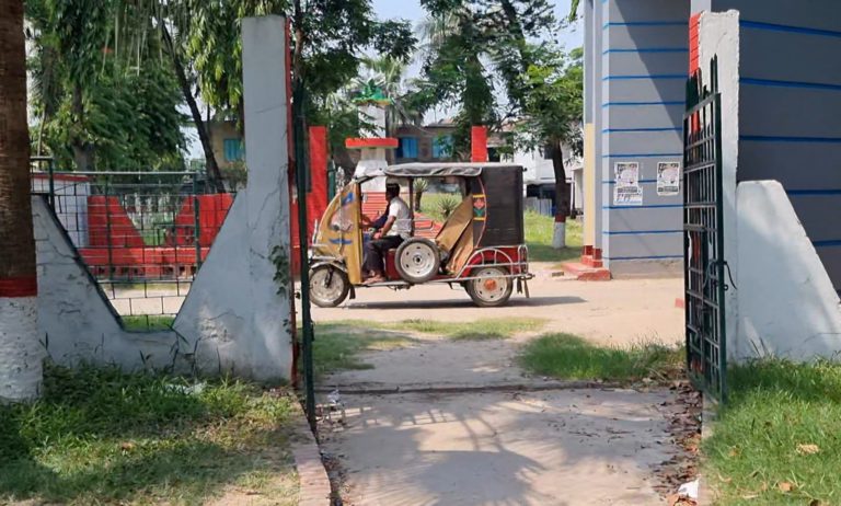 ঝিনাইদহে অভিযুক্তকে বাঁচাতে মরিয়া তদন্ত কর্মকর্তা!