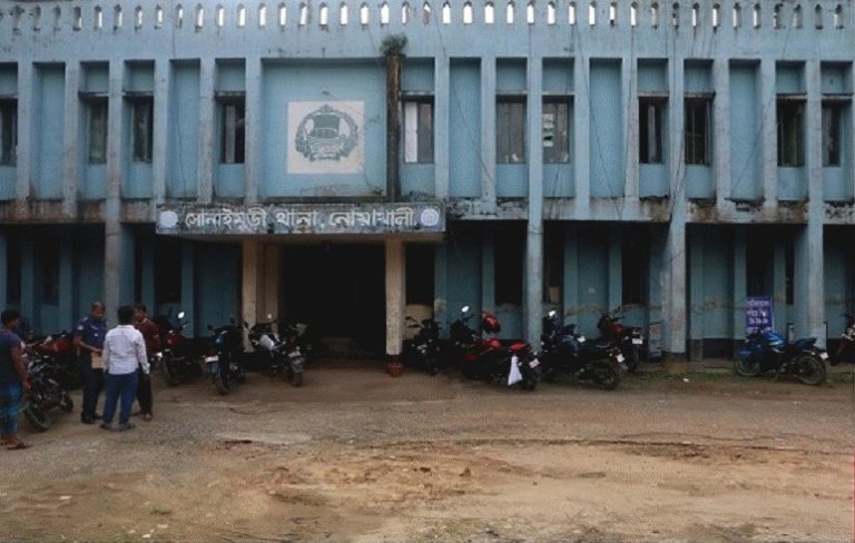 নোয়াখালীর সোনাইমুড়ীতে তুচ্ছঘটনায় এক ব্যক্তিকে পিটিয়ে হত্যা