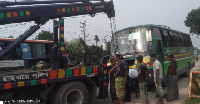 দীপ্ত নিউজ পোর্টালে সংবাদ প্রকাশ: মহাসড়কে পুলিশের অভিযান