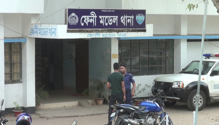 বন্ধুর সাথে দেখা করতে বের হয়ে ধর্ষণের শিকার স্কুলছাত্রী