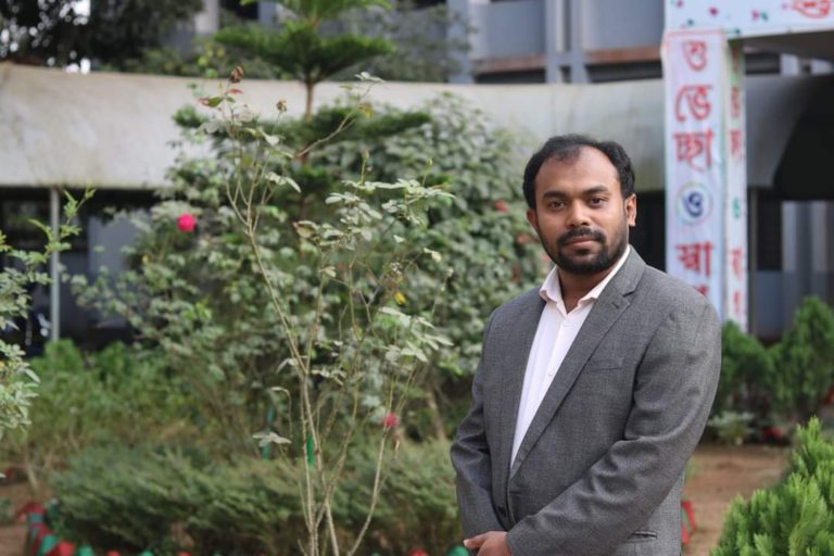 মোটরসাইকেল-অটোরিকশার সংঘর্ষে শিক্ষক নিহত