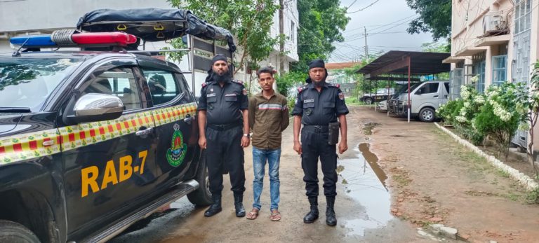 ১০ বছর পালিয়েও শেষ রক্ষা হলো না রাসেলের
