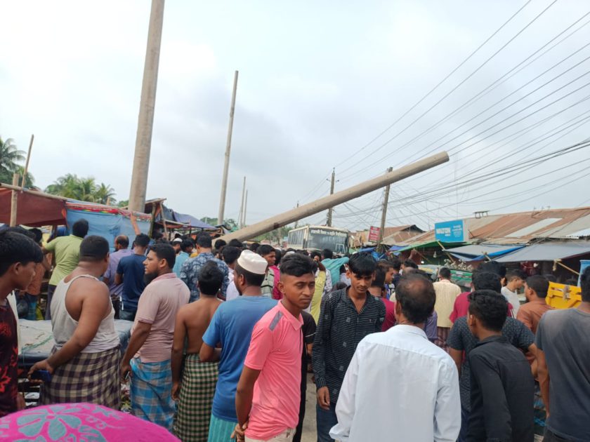 নোয়াখালীতে বিদ্যুতের খুঁটি হেলে পড়ে মেডিকেল রিপ্রেজেন্টেটিভের মৃত্যু