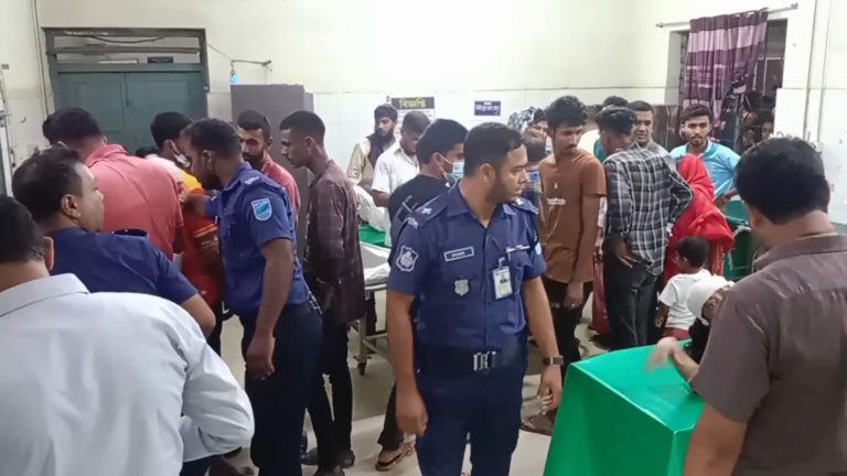 মুন্সীগঞ্জে মাদক নিয়ে বিরোধে ধারালো অস্ত্র দিয়ে বৃদ্ধকে কুপিয়ে হত্যা