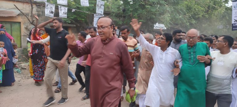 রসিক নির্বাচন: শেষ মুহূর্তের প্রচার প্রচারণায় ব্যস্ত মেয়র ও কাউন্সিলর প্রার্থীরা