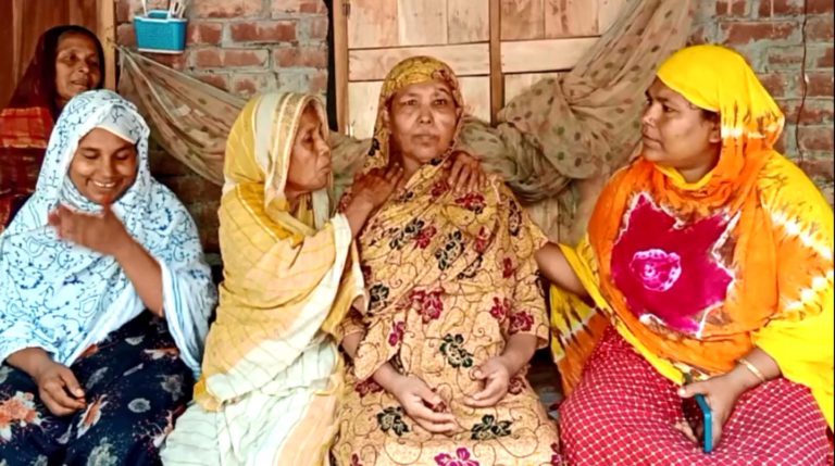 ২৩ বছর পর মানসিক বিকারগ্রস্থ মাকে ফিরে পেল সন্তানরা