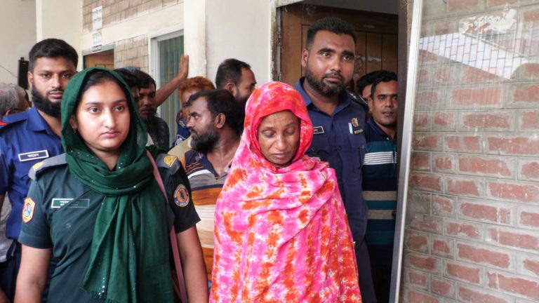 পরকীয়ার জেরে স্বামীকে শ্বাসরোধ করে হত্যা, স্ত্রী’র যাবজ্জীবন কারাদন্ড