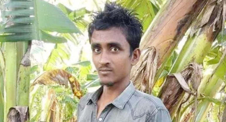 নোয়াখালীতে ব্যবসায়ী হত্যা, প্রধান আসামিকে গণপিটুনি দিয়ে পুলিশে সোপর্দ
