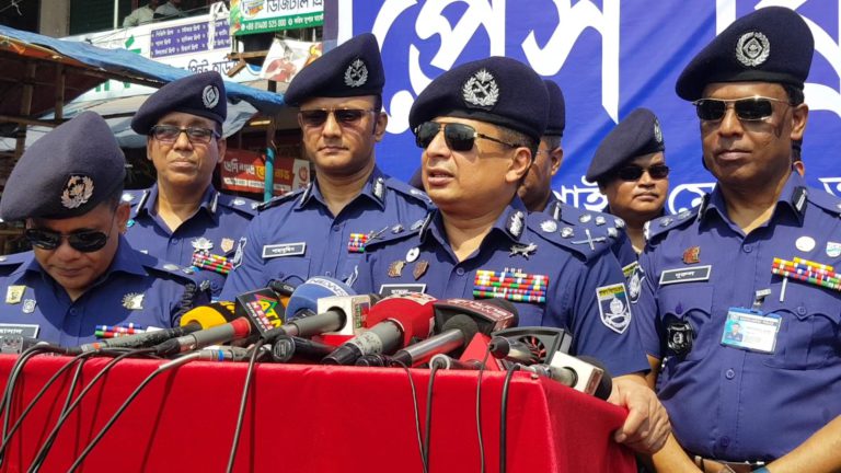 গরুবাহী ট্রাক নিয়ে টানাহেঁচড়া করলে কঠোর ব্যবস্থা: আইজিপি