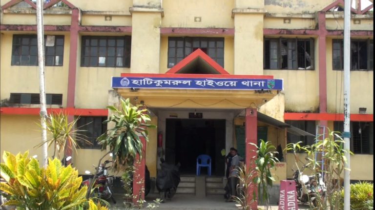 ঈদের সকালে সড়কে ঝরল চার প্রাণ