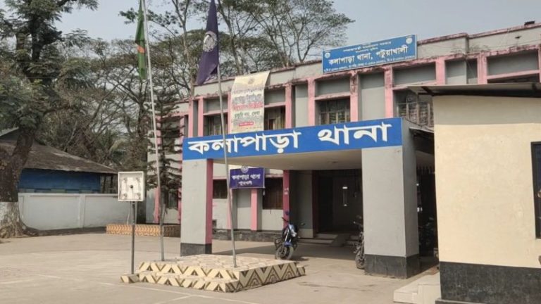 স্ত্রীর স্বীকৃতির দাবিতে স্বামীর বাড়িতে অবস্থান