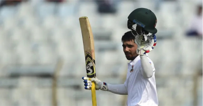 টেস্টে ১২তম শতক মুমিনুলের