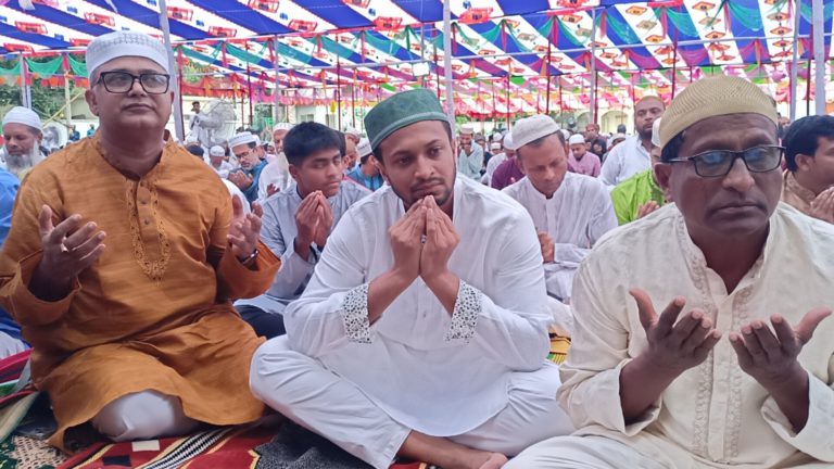 বাংলাদেশ ক্রিকেটের জন্য দোয়া চাইলেন সাকিব
