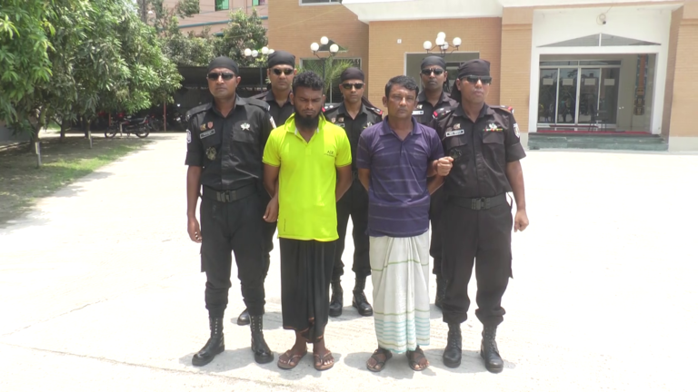 বরিশালে রিকশা চালককে হত‌্যা, আটক ২