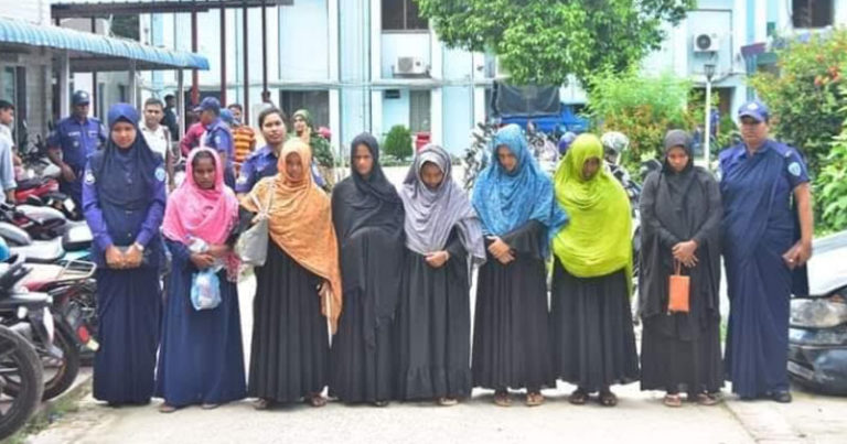 কুমিল্লায় চুরি-ছিনতাইয়ের দায়ে ৭ নারী আটক