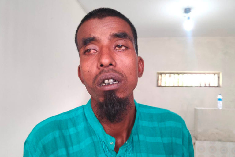 মেয়েকে ধর্ষণের অভিযোগে বাবা গ্রেপ্তার
