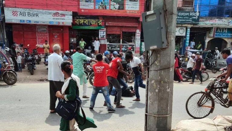 মুক্তিযোদ্ধার ছেলের উপর হামলা