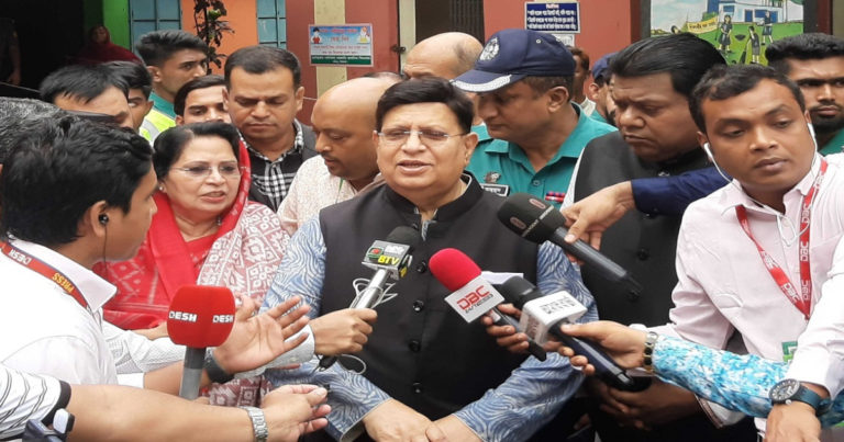 ইভিএমে ভোট দিয়ে খুশি পররাষ্ট্রমন্ত্রী