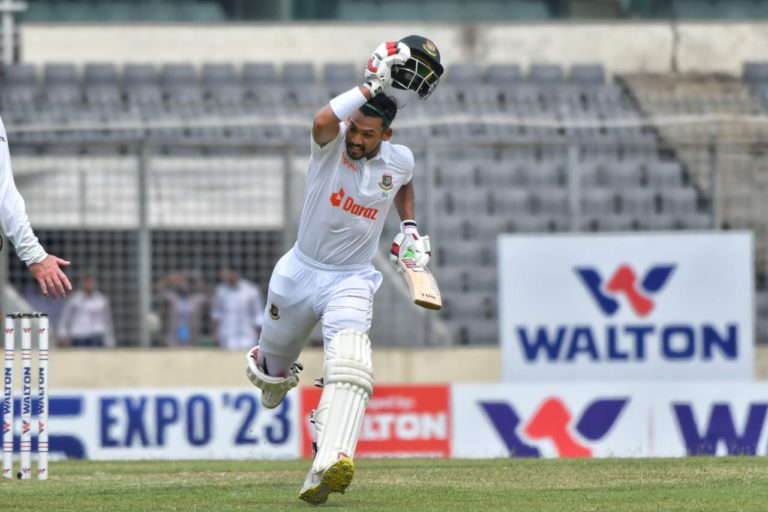 টেস্টে নিজের তৃতীয় শতক তুলে নিলেন শান্ত