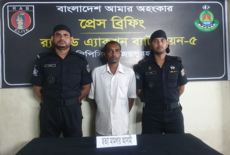 স্ত্রীকে কুপিয়ে হত্যাকারী স্বামী ৪৮ ঘন্টার মধ্যে গ্রেফতার
