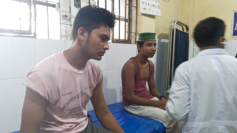 বজ্রপাতে আহত ৯ শিক্ষার্থীদের দেখা দিয়েছে শ্বাসকষ্ট