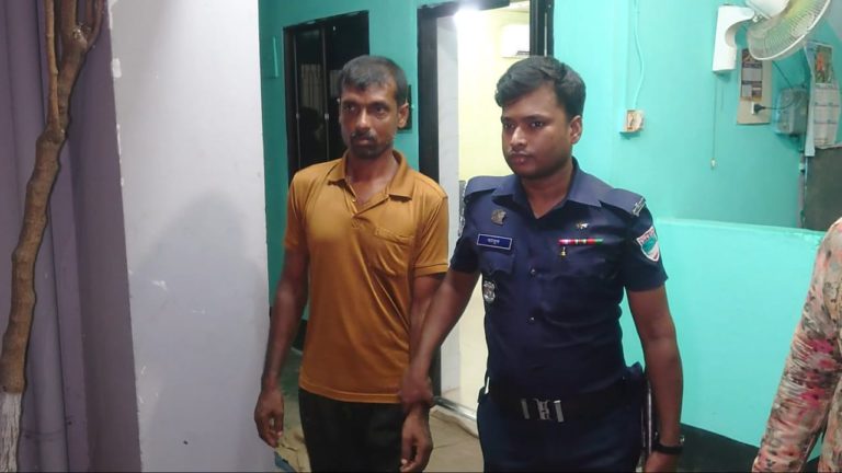 বাস চাপায় নিহতের ঘটনায় আত্নসমর্পণ করেছে চালক