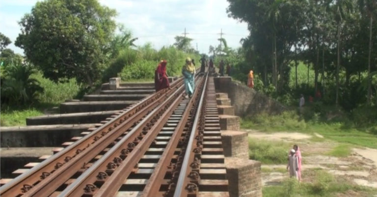 ট্রেনে কাটা পড়ে নারীর মৃত্যু