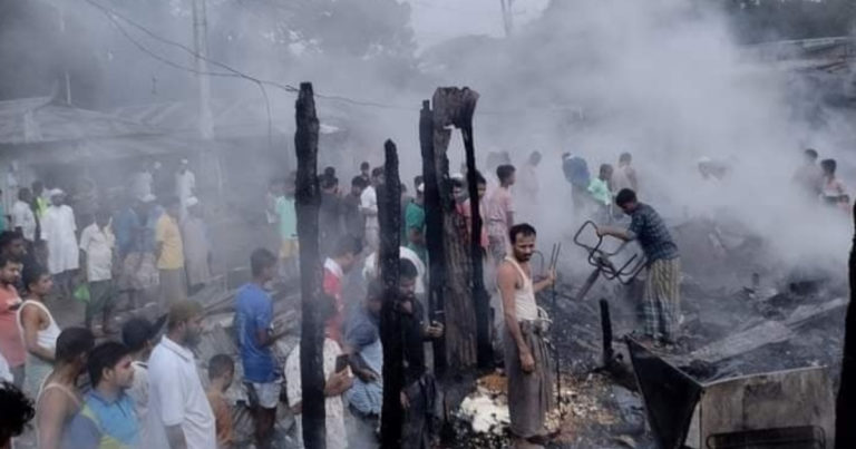 নাইক্ষ্যংছড়িতে অগ্নিকাণ্ডে ৭টি দোকান পুড়ে ছাই