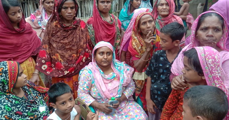পারিবারিক কলহের জেরে স্ত্রীকে কুপিয়ে হত্যা