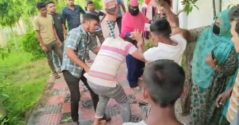 পুলিশ সদস্যকে মারধরের ভিডিও ভাইরাল
