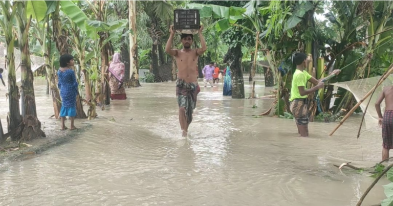 কুড়িগ্রামে পানি বন্দী ৬০ হাজার মানুষ