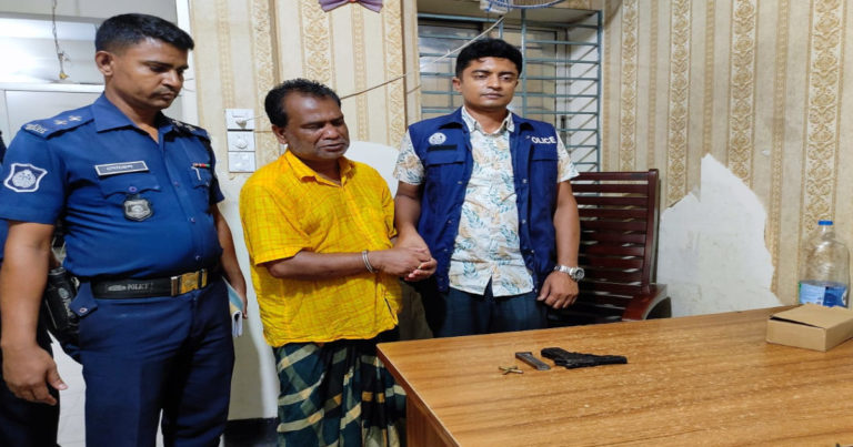 বিদেশী পিস্তলসহ এক রিকশা গ্যারেজের মালিক গ্রেফতার